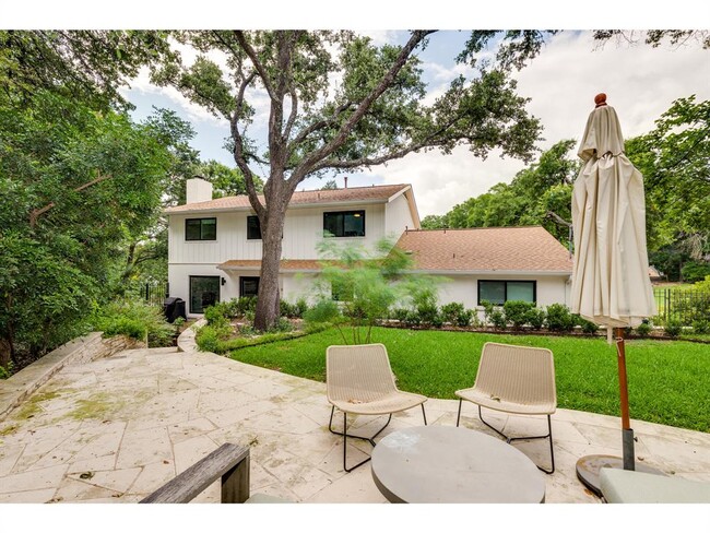 Building Photo - 8700 Mountainwood Cir