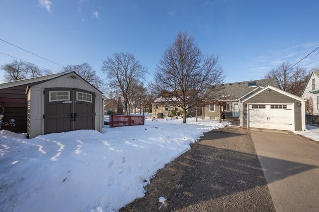 Building Photo - 4249 18th Ave S