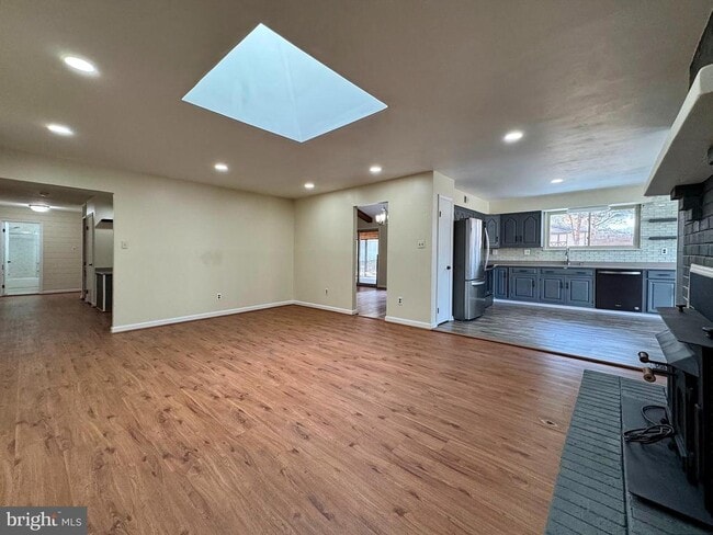 Building Photo - 401 Butternut Ct