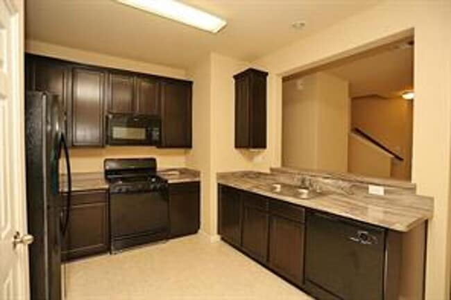 Building Photo - 10011 Cobbs Cove Ln