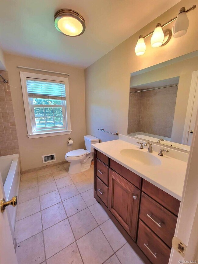 Building Photo - 27 Weathervane Dr