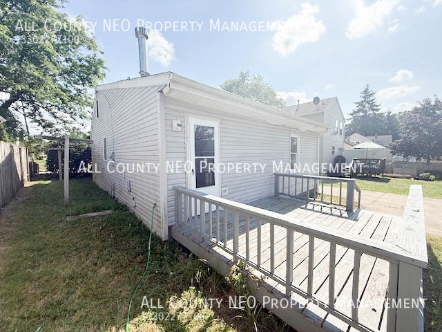 Building Photo - 1301 Benton St