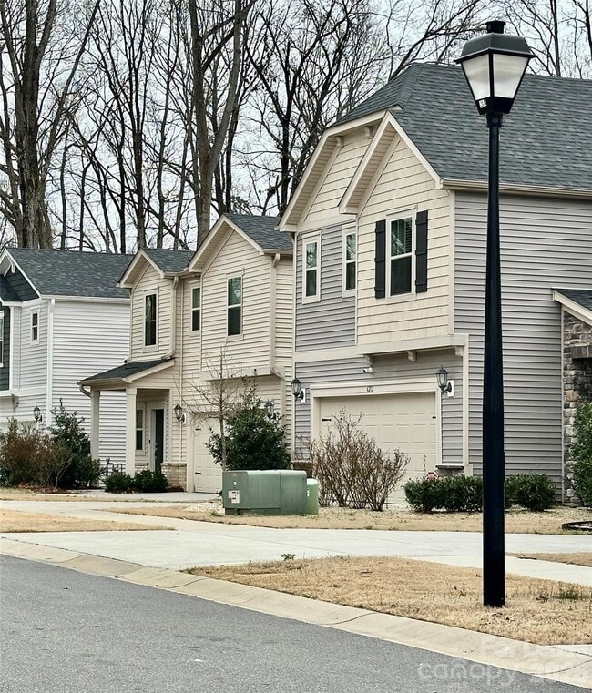 Building Photo - 6212 Hailstone Rd