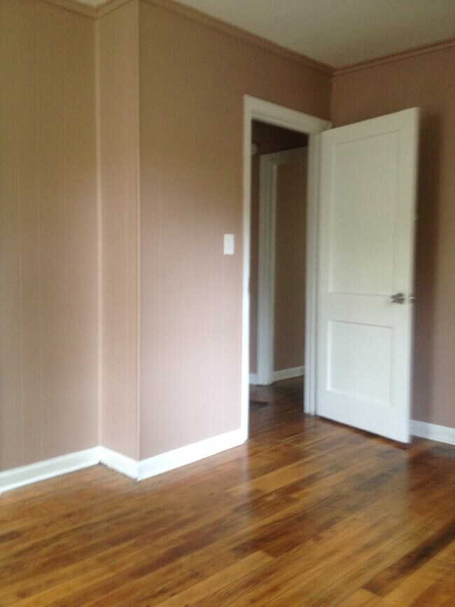 Building Photo - **AVAILABLE NOW**Near Ft. Benning/Columbus, GA 3 Bedroom / 1 Bathroom Home for Rent***