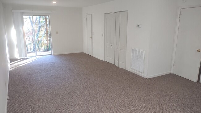 Building Photo - 733 A Germantown Circle
