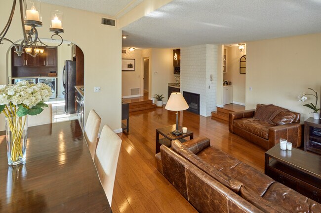 Building Photo - 817 10th St