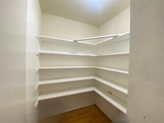 Building Photo - 7913 Grove Ridge Dr