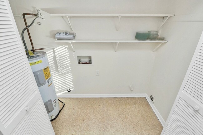 Building Photo - One Month Off Rent Special on Adorable One Bedroom Condo in the Heathstead Community!