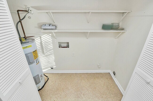 Building Photo - Rent Special on Adorable One Bedroom Condo in the Heathstead Community!