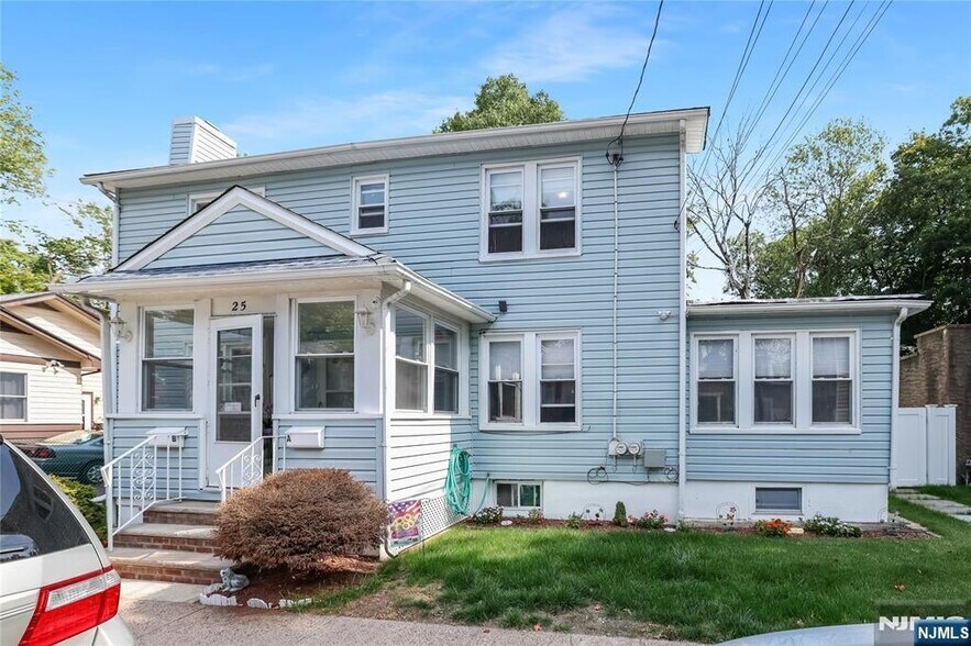 Primary Photo - 25 Smith Ave