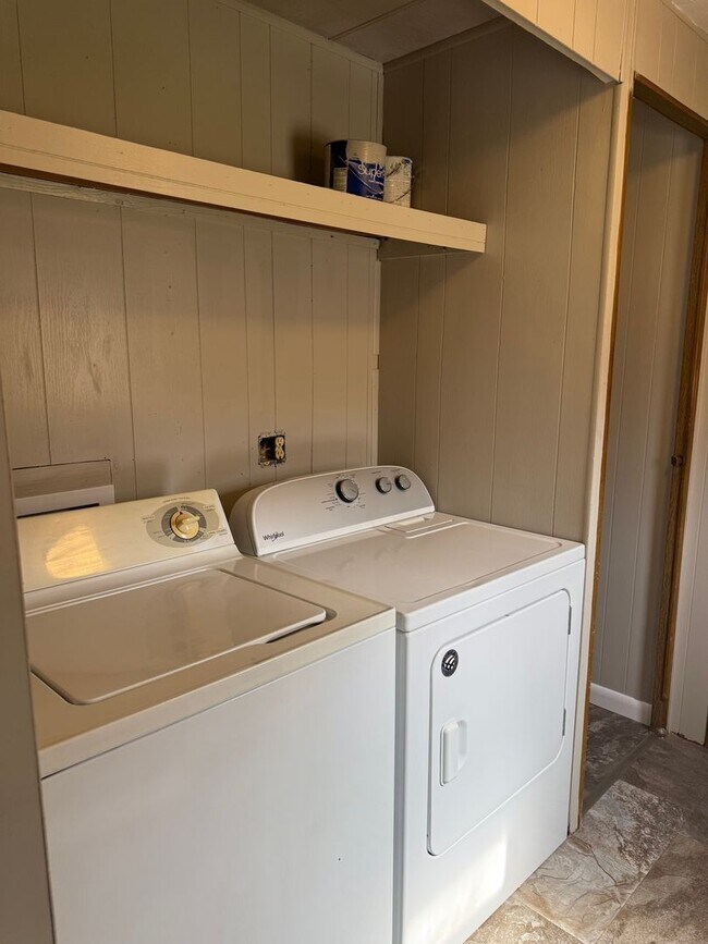 Building Photo - 14 Peach Orchard Rd