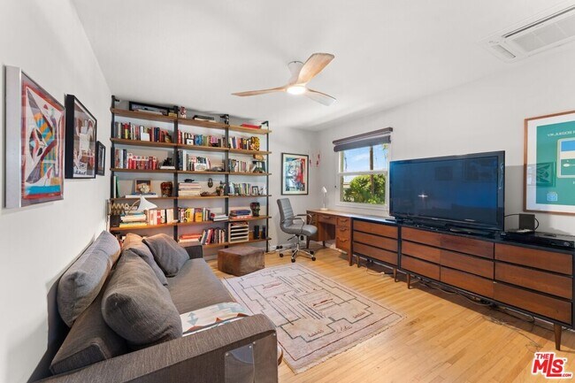 Building Photo - 1338 Montecito Cir