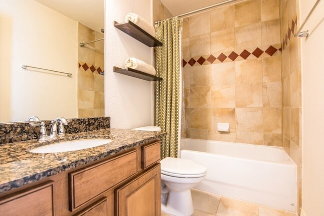 Building Photo - 3002 Clearview Cir