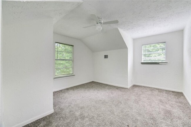 Building Photo - 47 Blue Lake Dr