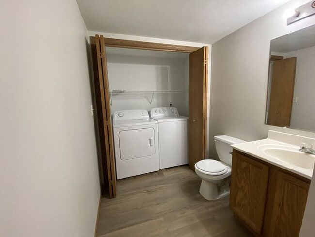 Building Photo - $2,100 | 3 Bedroom, 2 Bathroom Townhouse | NO PETS | Available for August 1st, 2026 Move In!