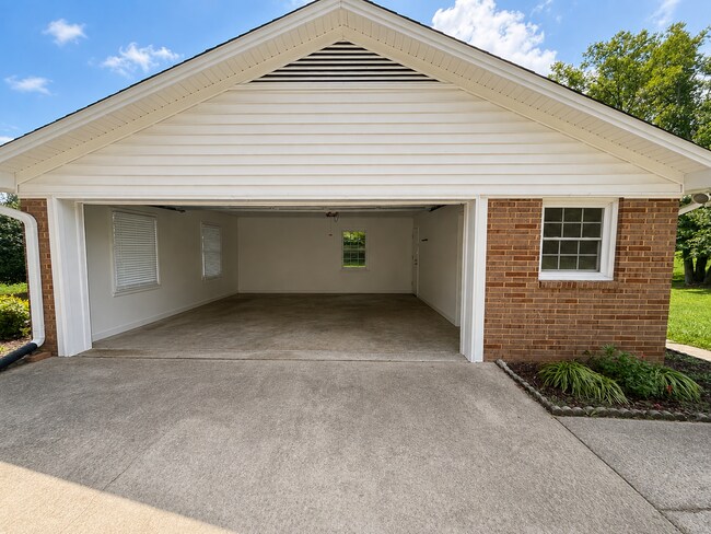 Building Photo - 3562 Durham St Ext