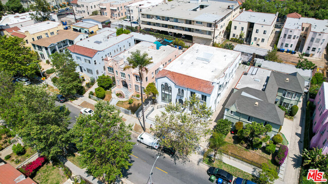 Building Photo - 132 S Kenmore Ave