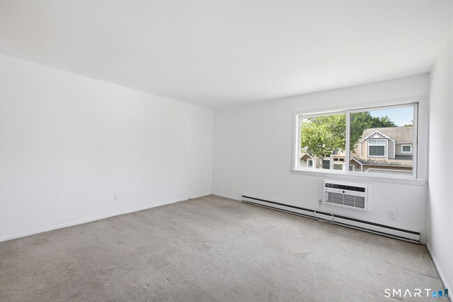 Building Photo - 255 Strawberry Hill Ave