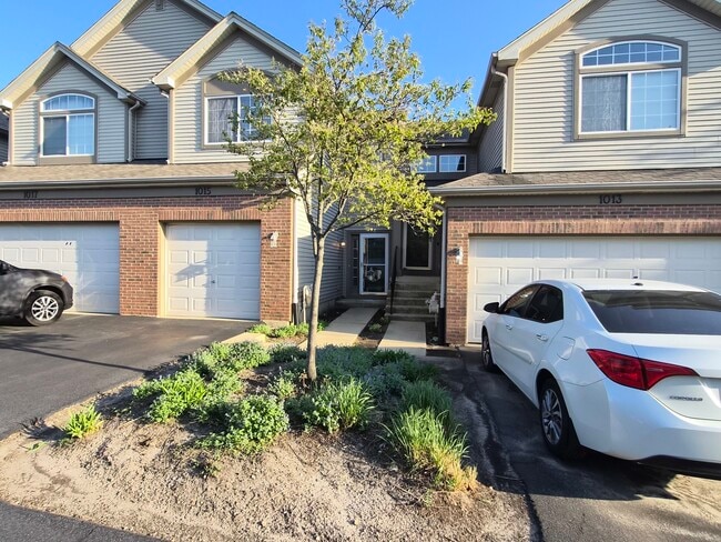 Building Photo - 1015 Woodview Ct