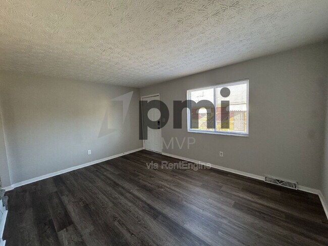 Building Photo - 4056 Carlton Ave