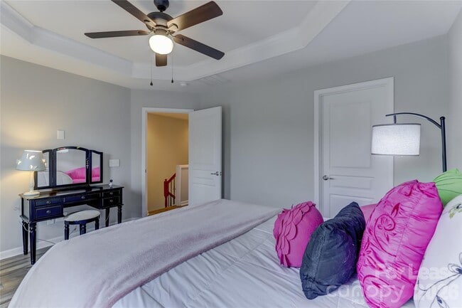 Building Photo - 905 Lyndley Dr