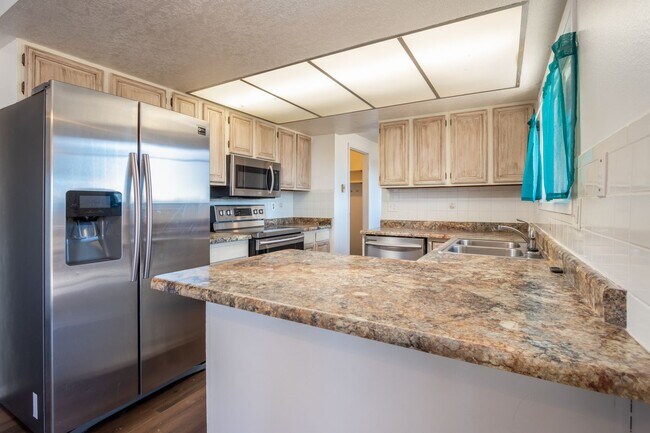 Building Photo - 544 S Watermelon Dr