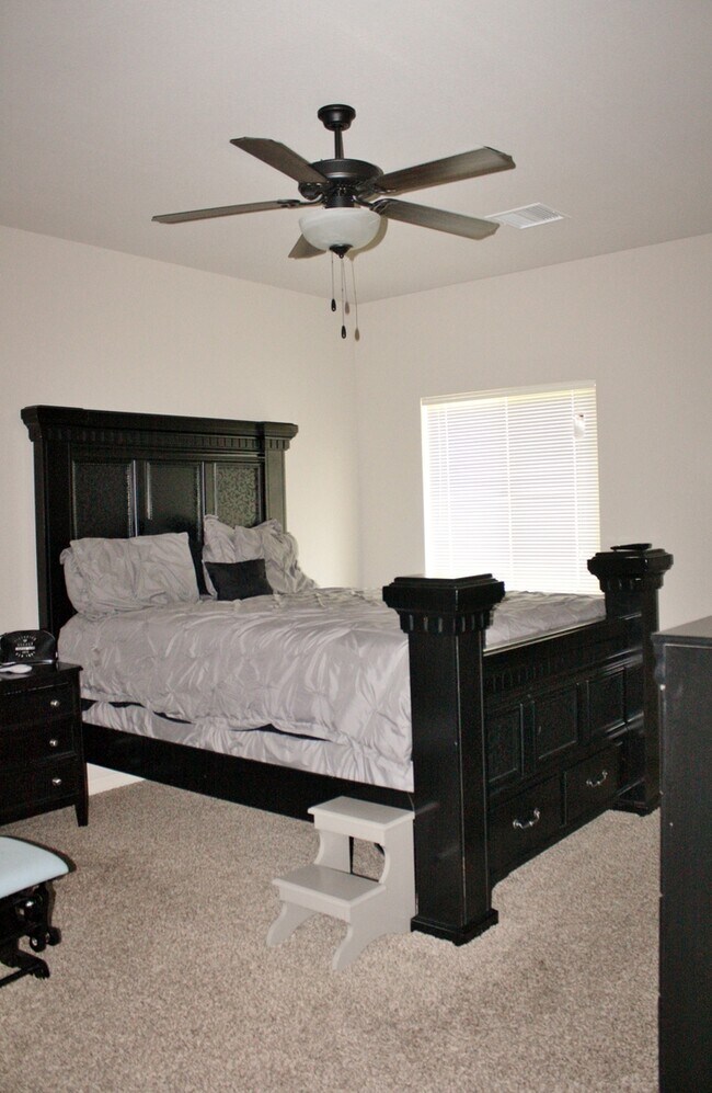 Building Photo - BEAUTIFULLY MAINTAINED EASTSIDE HOME AVAILABLE
