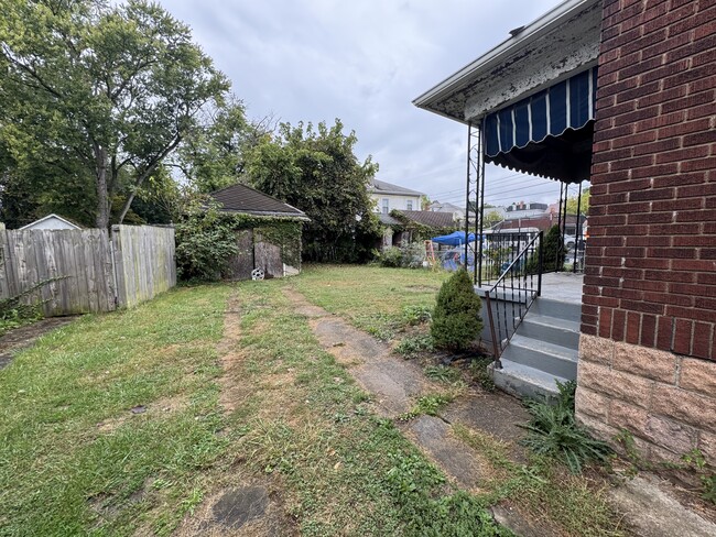 Building Photo - 459 N Main St