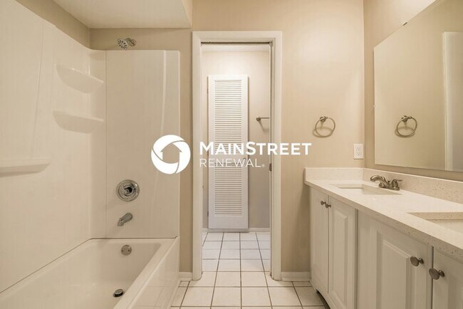 Building Photo - 3 Bedroom Pet-Friendly Home in VENICE, FL with Main Street Renewal