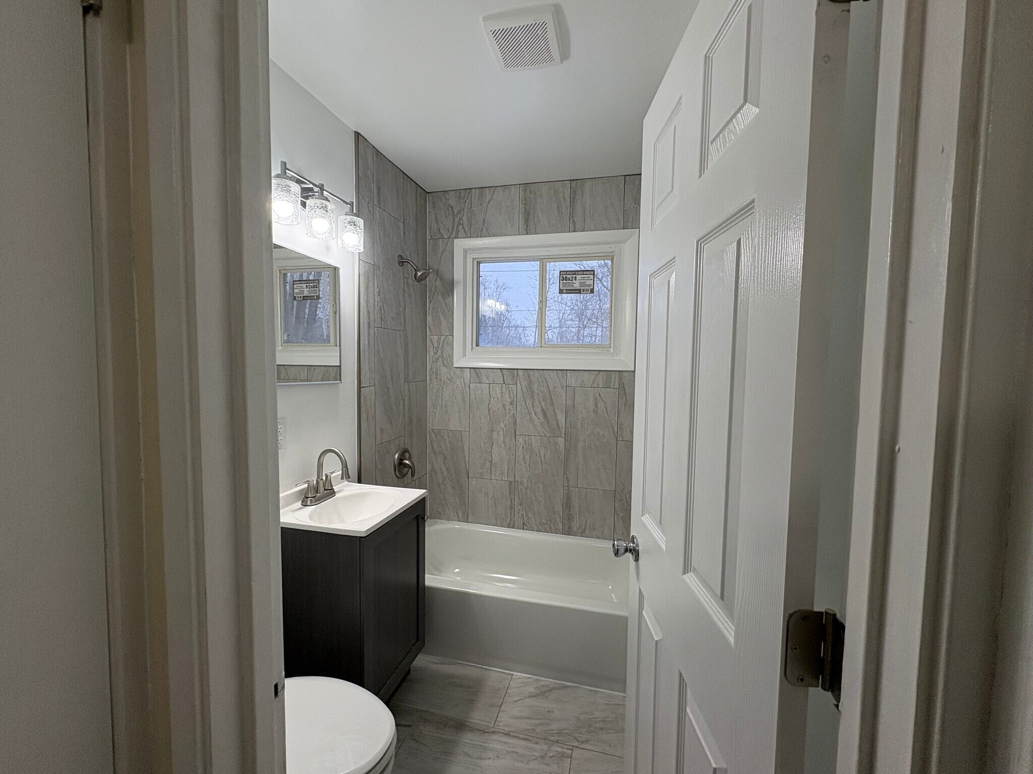 Bathroom - 712 E 49th Ave