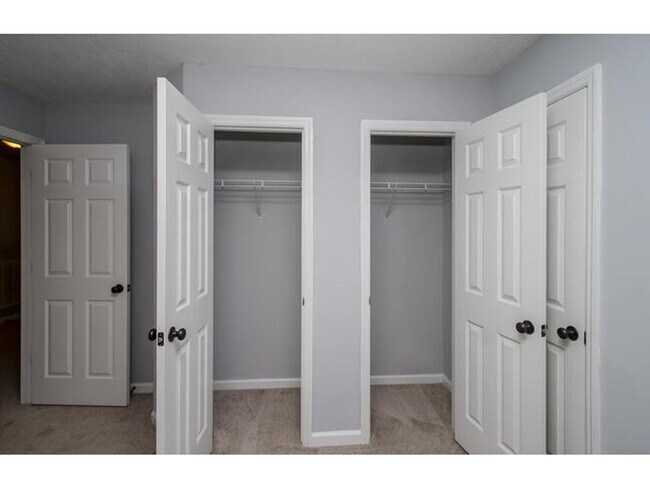 Building Photo - 7641 Pleasantville Way