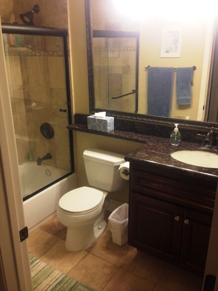 Building Photo - 3927 Nobel Dr