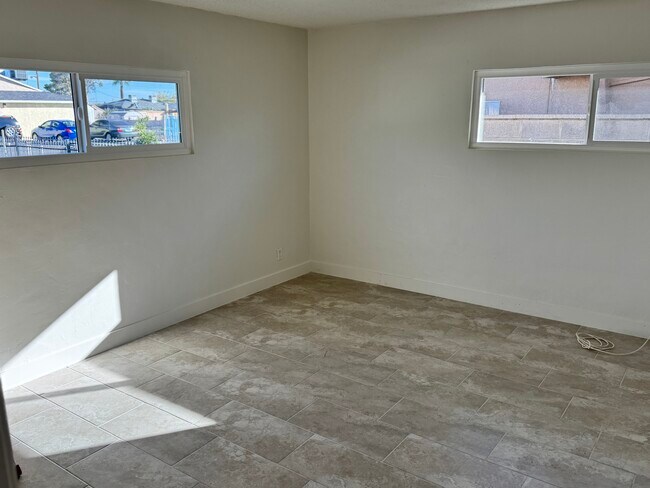 Building Photo - 2241 N Carroll St