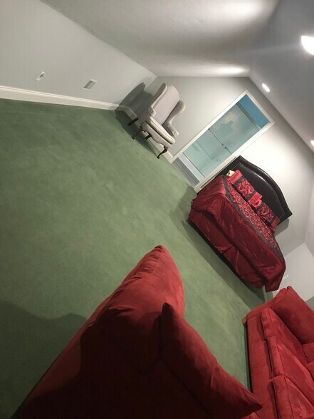 Loft Studio Bedroom/Living Room Combo - 343 Hillview Drive