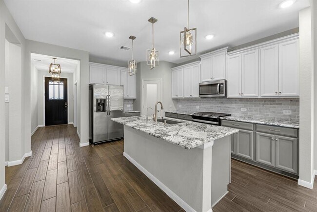 Building Photo - 5502 Pearl Vis Dr