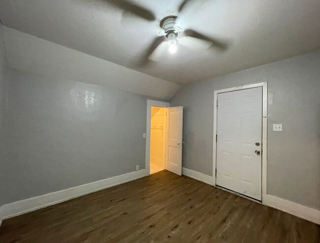 Building Photo - 511 N Poplar St