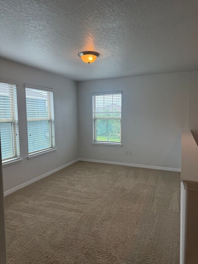 Building Photo - Home in WATERLEIGH Winter Garden!