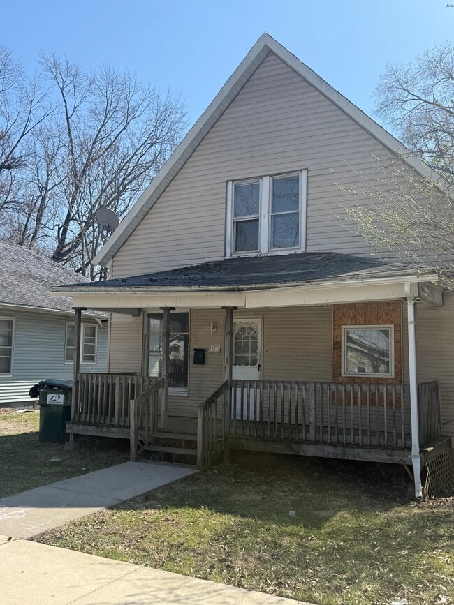 Building Photo - 767 E Whitmer St