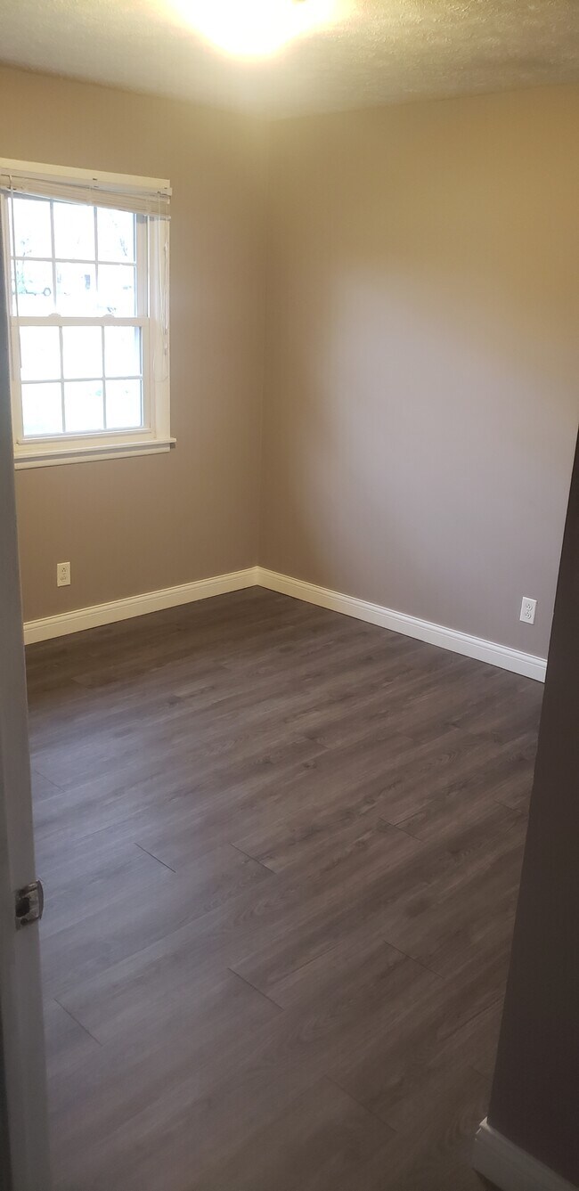 Building Photo - 4608 Aral Dr