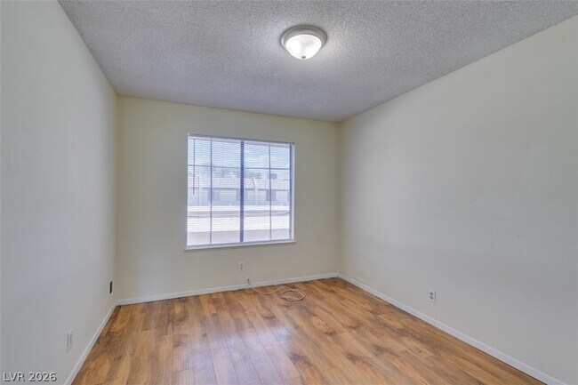 Building Photo - 3318 China Dr