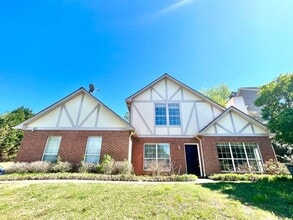 Building Photo - 10470 Meadow Run Trce