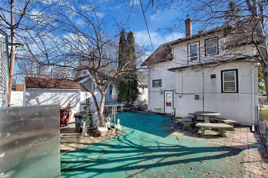 Building Photo - 1267 Hewitt Ave