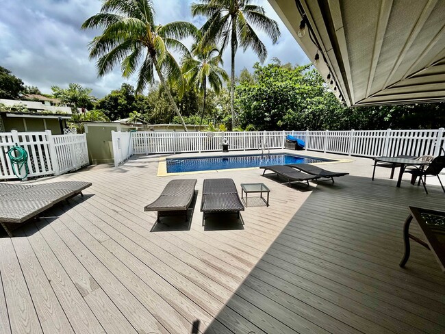Building Photo - Kauhale Beach cove! Tropical, Serene and v...