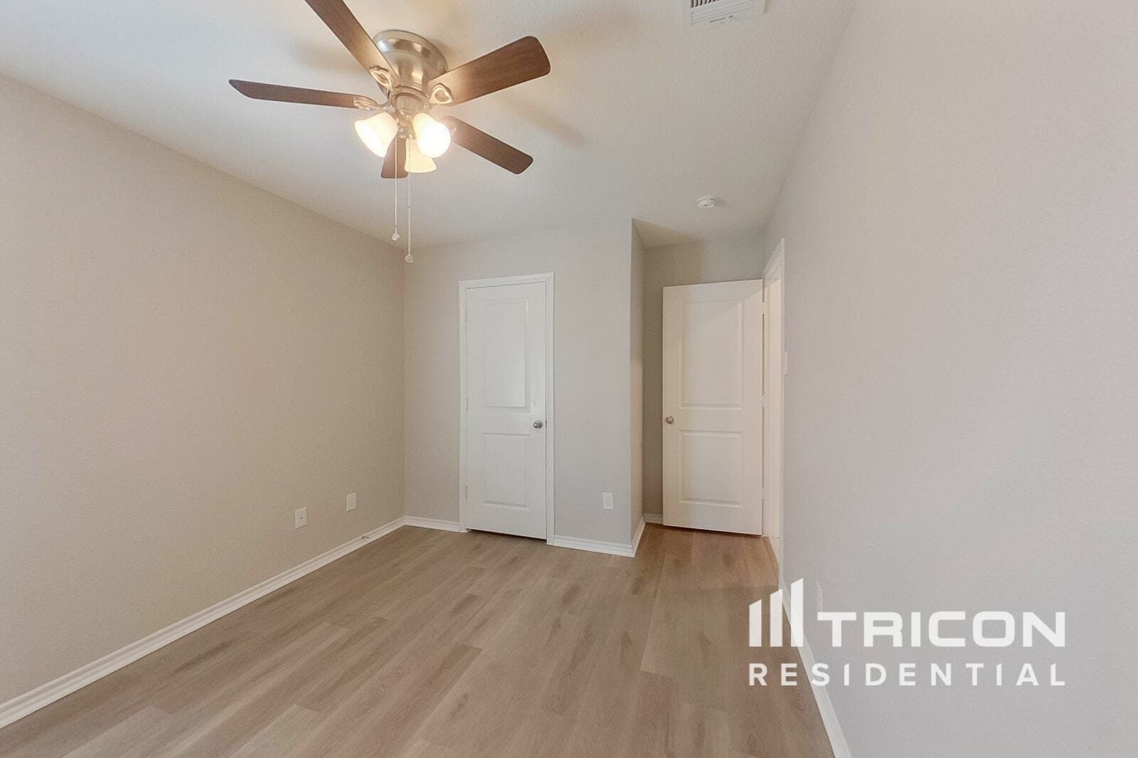 Building Photo - 881 Darst Dr