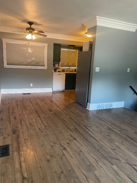 Building Photo - 5063 Marabou Way