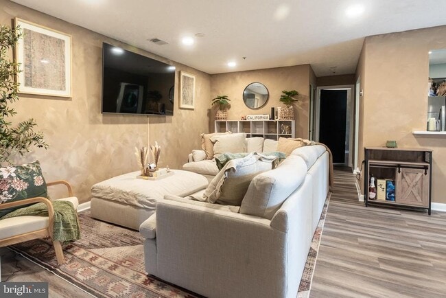 Primary Photo - 1188 Windemere Ct