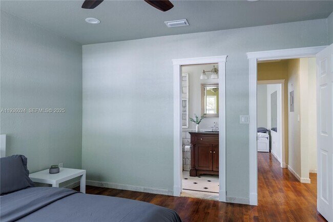 Building Photo - 250 NE 48th St