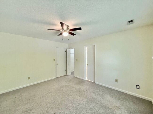Building Photo - 306 Applecross Dr