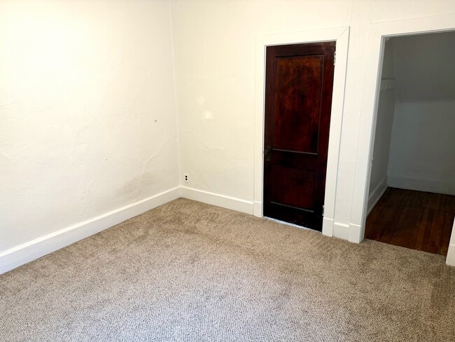 Building Photo - 3518 Beechwood Blvd