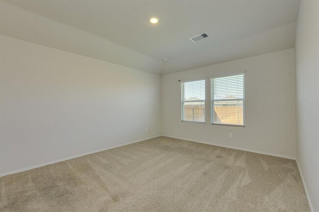 Building Photo - 307 N Richland Dr